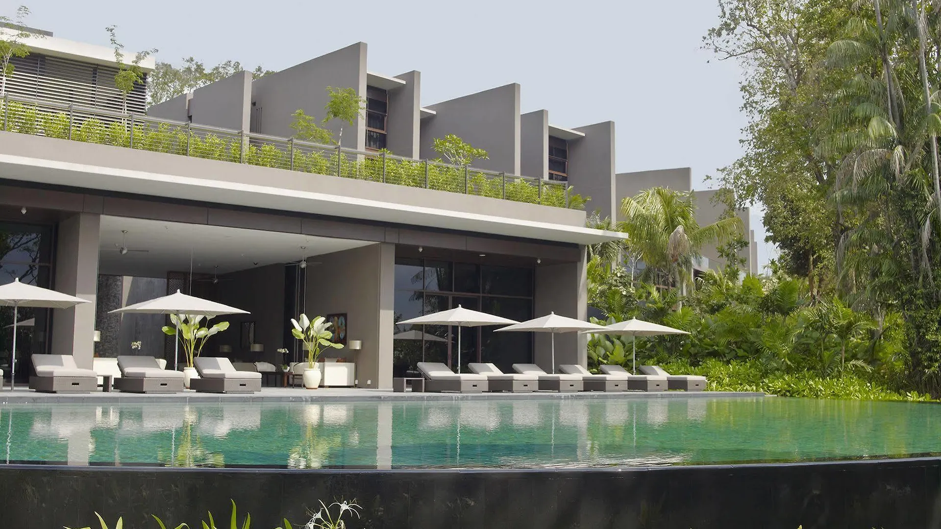 Capella The Club Residences Singapore Aparthotel